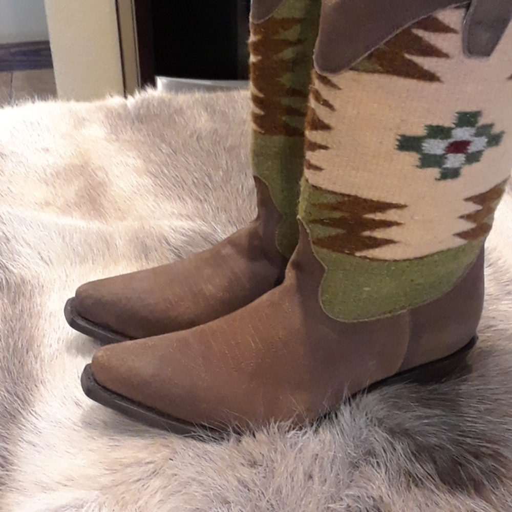 Matisse “Abilene” Wool Blanket,Beautiful boots - Picture 2 of 5